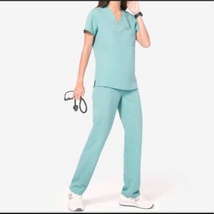 FIGS limited edition Sea Glass set xs